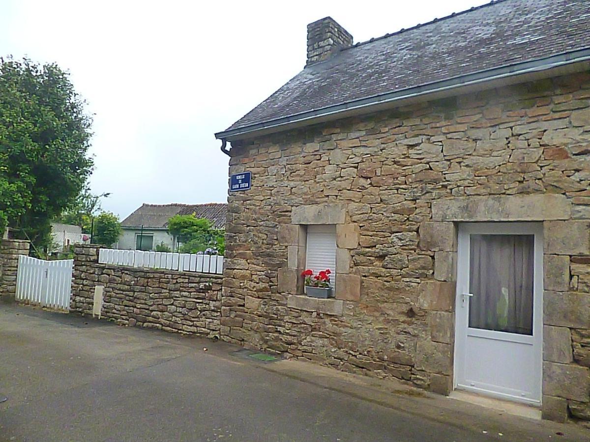 Gite Au Calme Centre Finistere Jardin Clos Trégourez Exterior foto